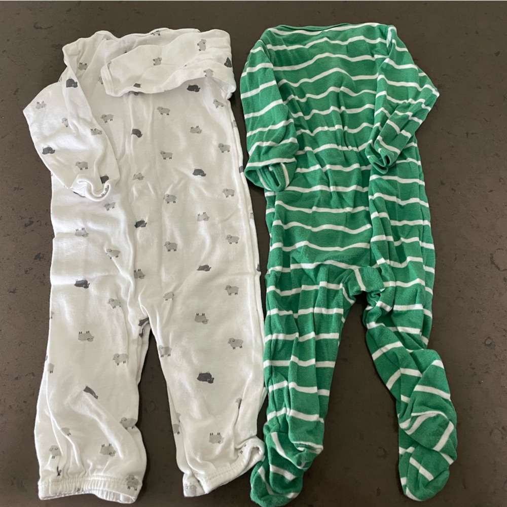 Carter's Pajama Bundle - Picture 3 of 6